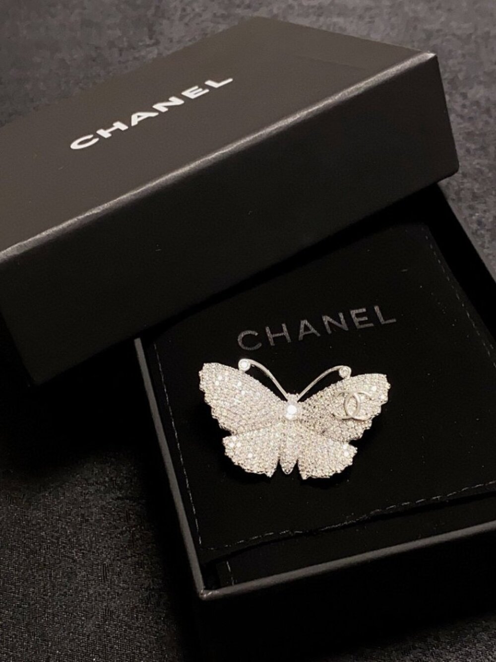 Chanel brooch - Picture 3 of 4